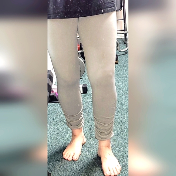 ARTIZAN by Robin Barre Ruched Capri Legging,➡️ Grey, Blue, Black, 3 For 1 $$$$ - Picture 4 of 8